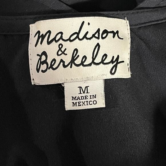 Madison & Berkeley Womens Gray Cropped Blouse Size Medium - Picture 8 of 9